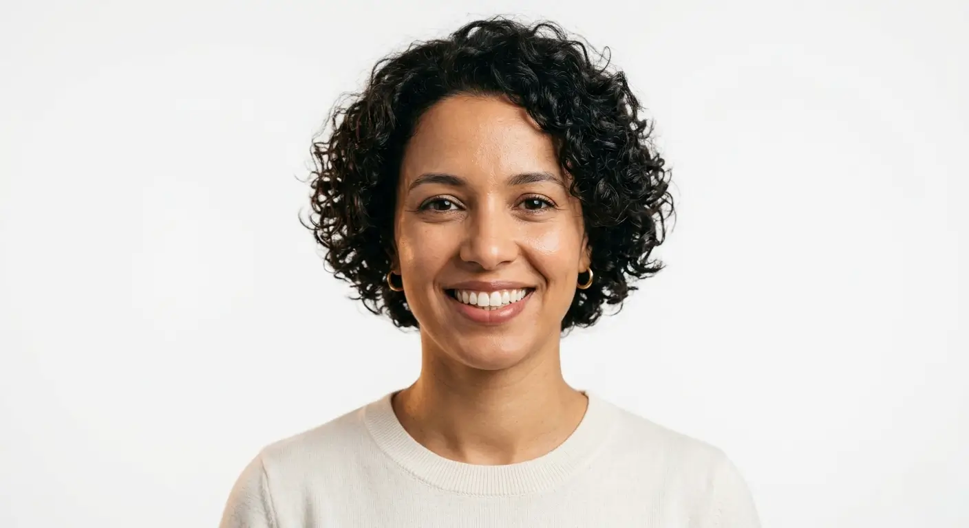 Patiente souriante au Estheticum Dentaire, Casablanca