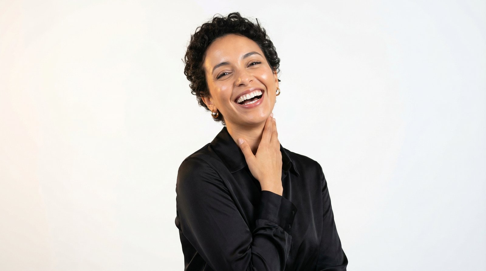 Patiente souriante au Estheticum Dentaire, Casablanca